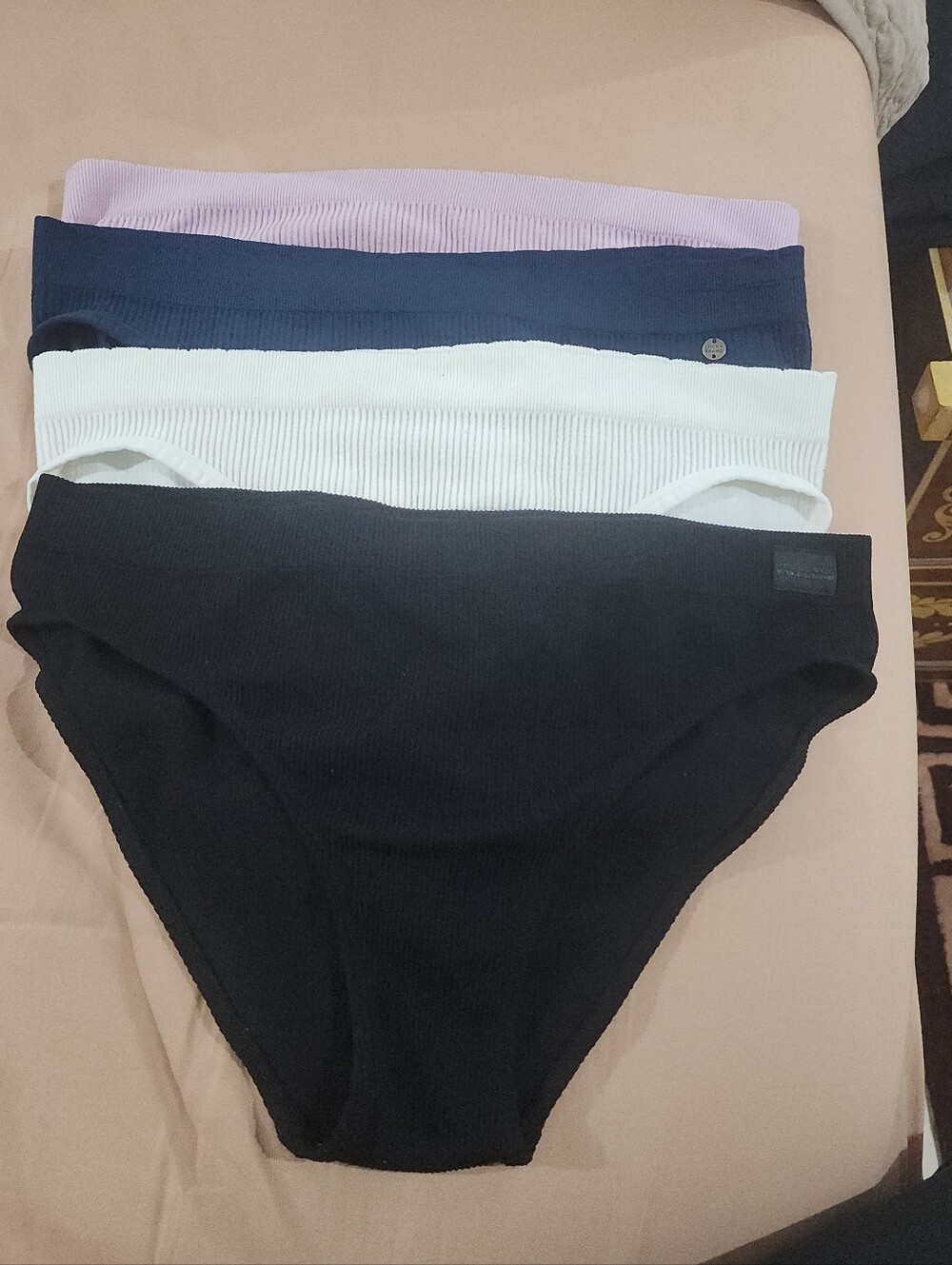 4 Pack Danskin & Lucky Brand Seamless Underwear Black,White, Navy & Lilac Size L